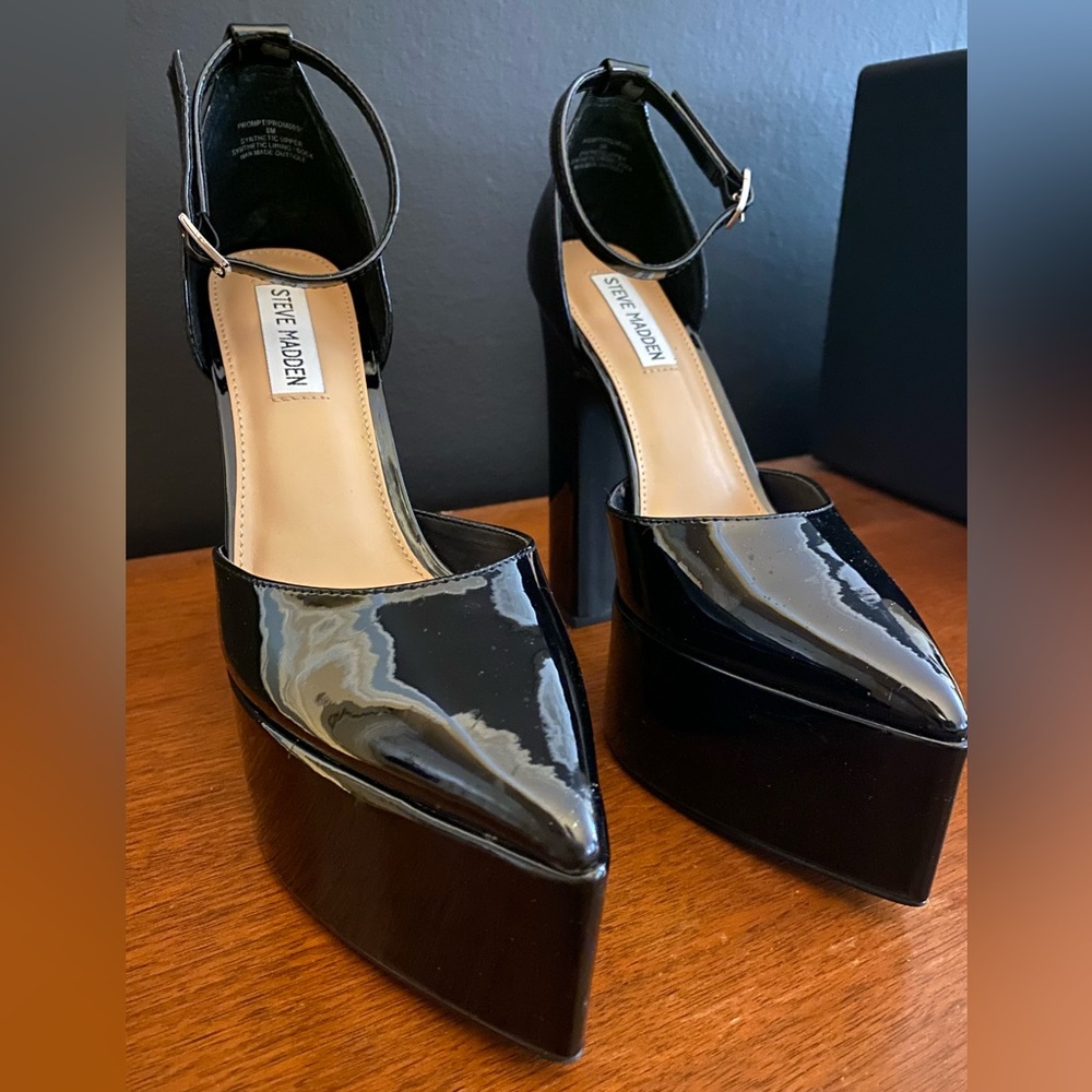 Steve Madden Prompt Pointed Toe Platform Heels